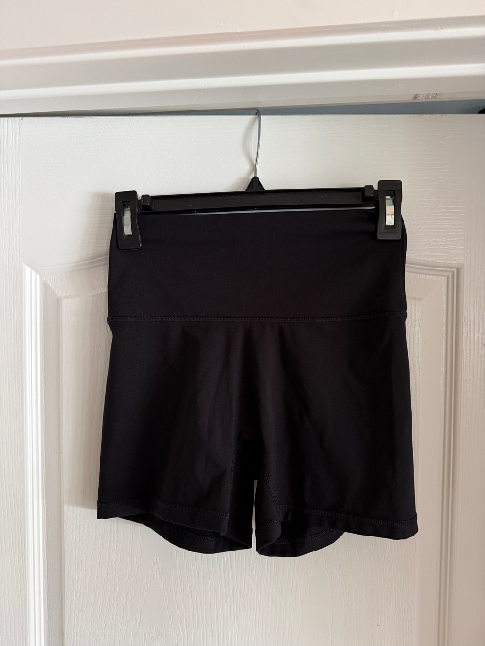 Aerie Offline High-Waisted Black Women’s Active Biker Shorts / Size M